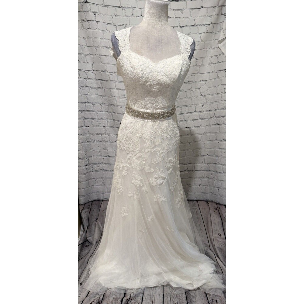 NWT David’s Bridal Ivory Cap Sleeve Lace Trumpet Wedding Dress Size 2 - $599